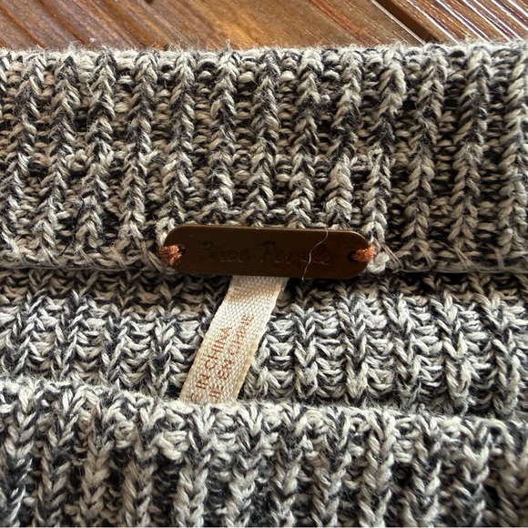 Free People Heather Gray Crew Neck Sweater with raglan sleeves - Picture 2 of 4